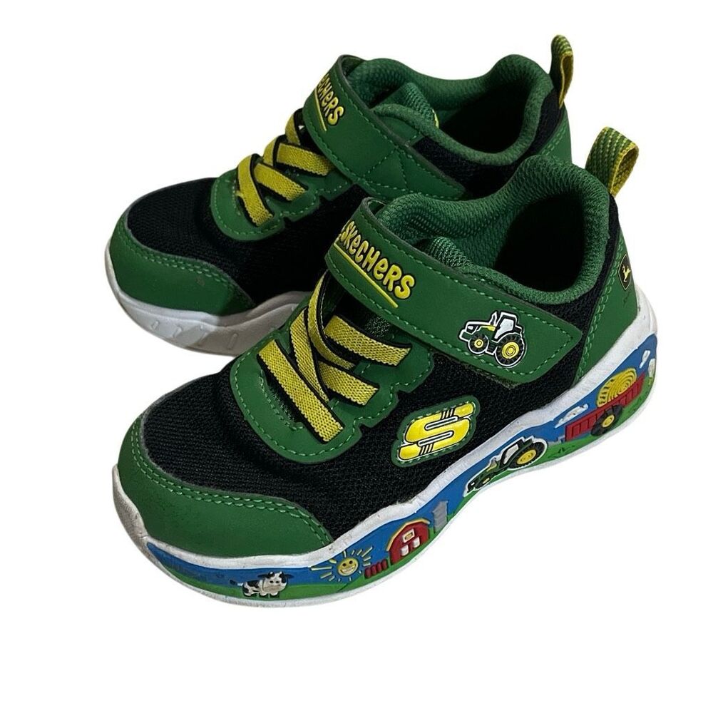 Lil Skechers